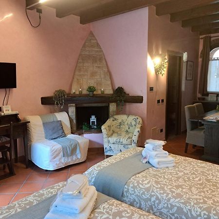 Monolocale Elvira Abbadesse Guest House Milano Exterior foto