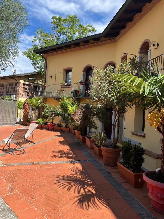Monolocale Elvira Abbadesse Guest House Milano Exterior foto