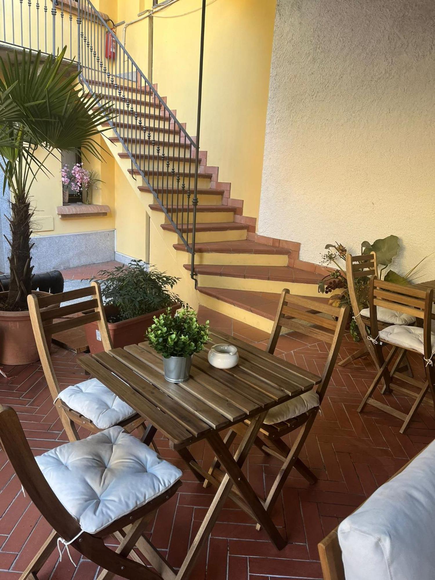 Monolocale Elvira Abbadesse Guest House Milano Exterior foto
