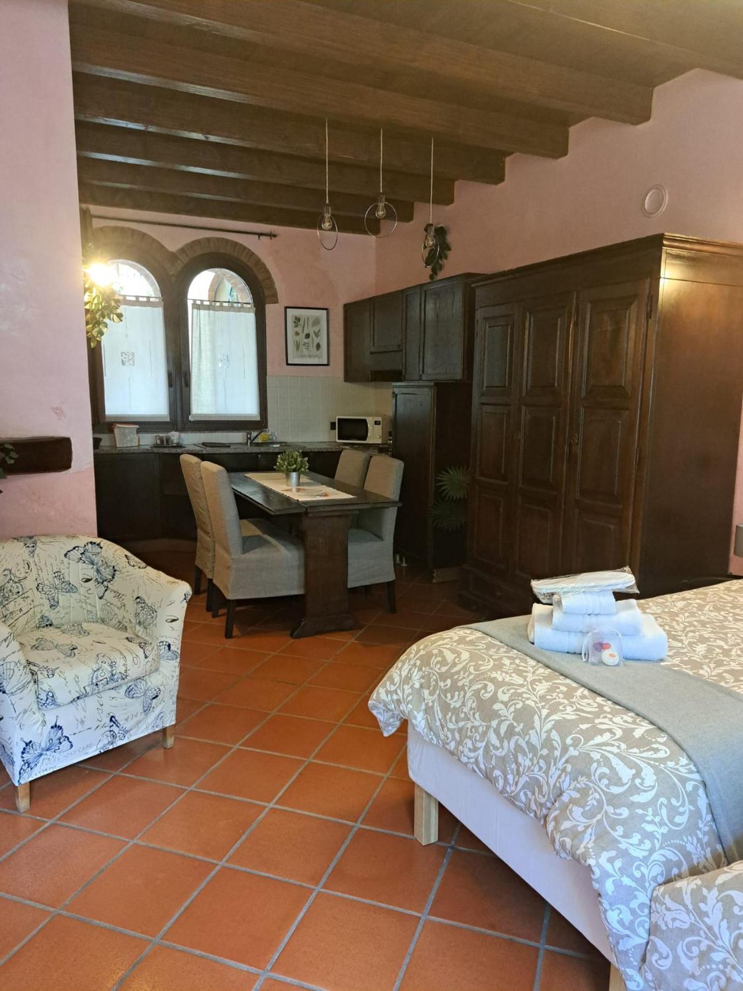 Monolocale Elvira Abbadesse Guest House Milano Exterior foto